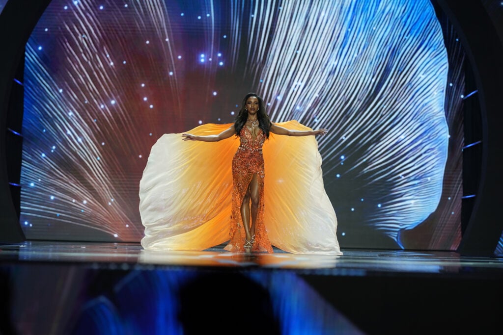 Miss Universe Jamaica podría ser dada de alta tras accidente en preliminar
