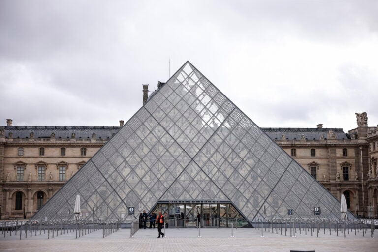 Tribunal critica al Museo del Louvre por preferir adquirir obras que invertir en seguridad