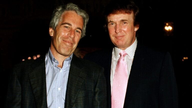 Departamento de Justicia tendrá 30 días para divulgar expedientes de Epstein