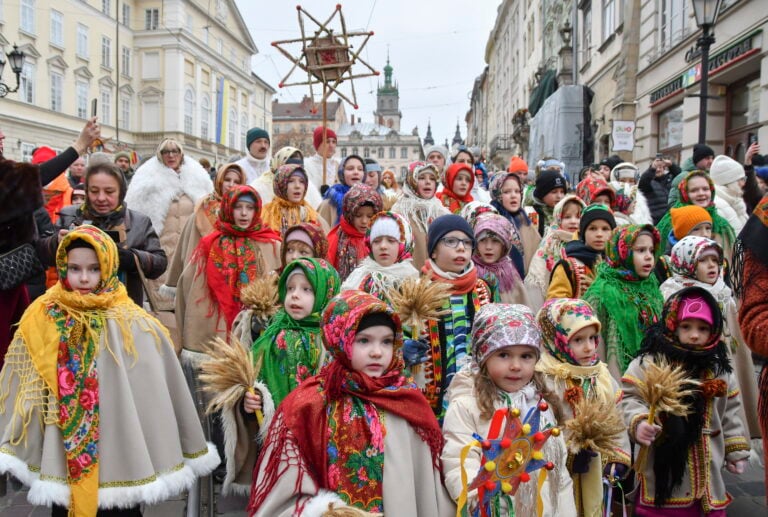 Ucrania enfrenta una Nochebuena a oscuras tras nuevos ataques rusos