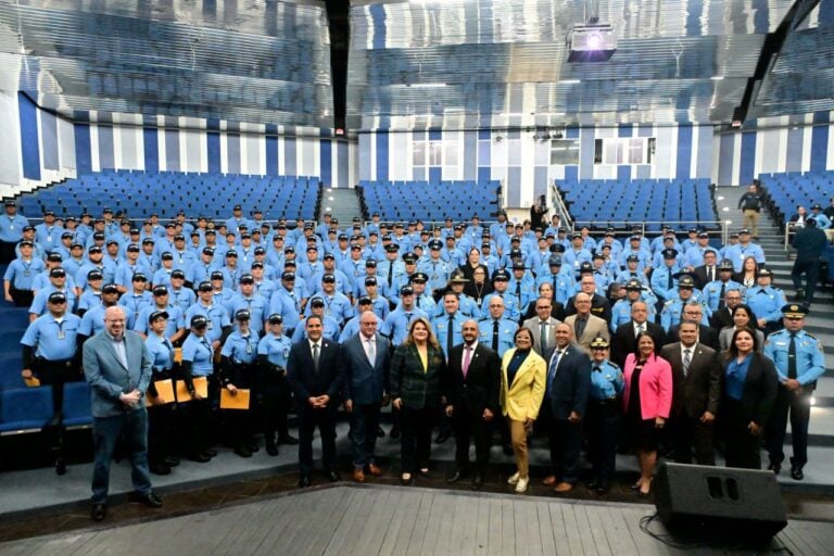 Certifican 132 nuevos policías mientras bajan los crímenes en la Isla
