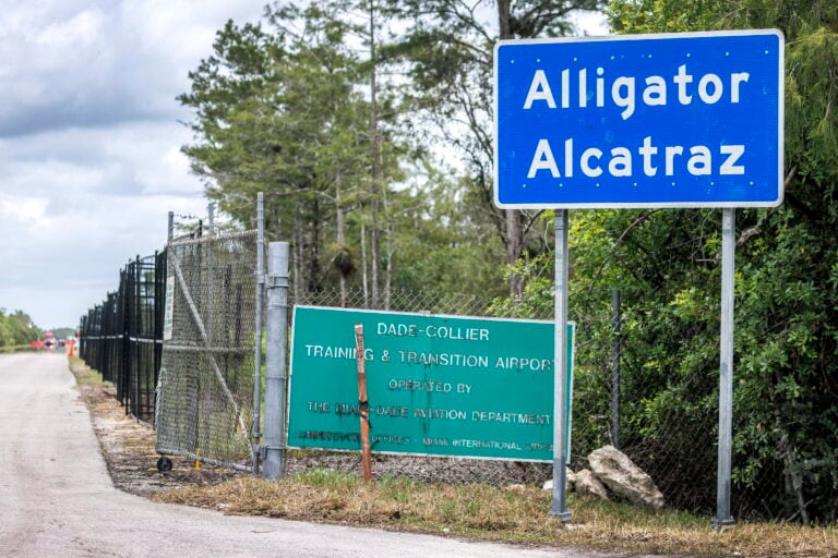 AI alerta sobre condiciones “inhumanas” en Alligator Alcatraz y Krome: habla de tortura y desapariciones forzadas