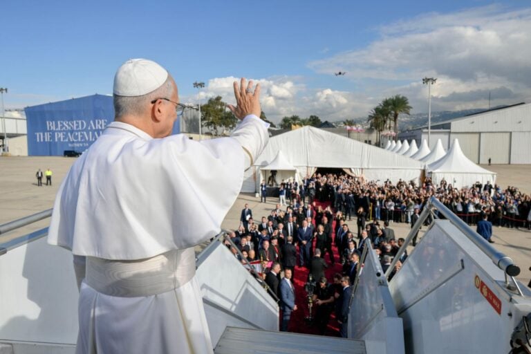 El papa insta a detener las guerras del mundo al menos 24 horas en Navidad