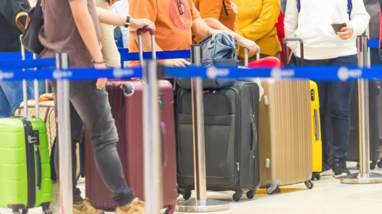 Más de 2,000 pasajeros afectados por cancelaciones de vuelos en el aeropuerto Luis Muñoz Marín