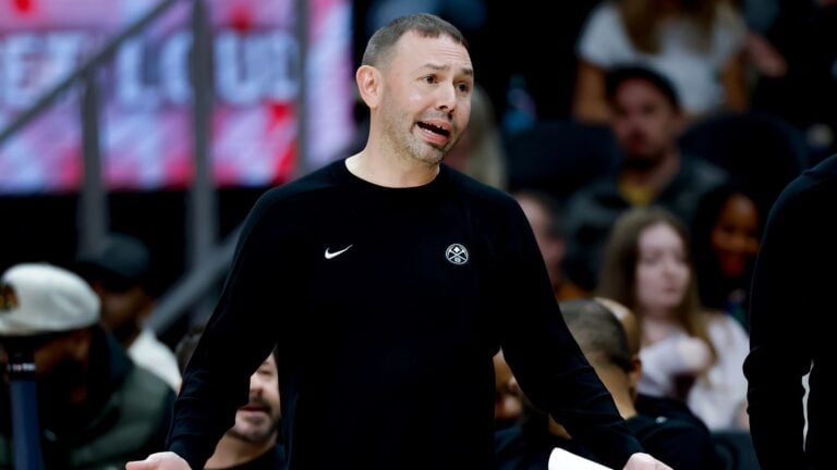 NBA multa con $35,000 al técnico de los Nuggets, David Adelman por lenguaje «inapropiado»