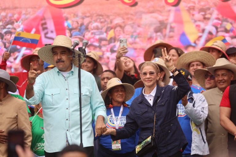 Washington sanciona a allegados de Maduro por presunta “narcocorrupción”