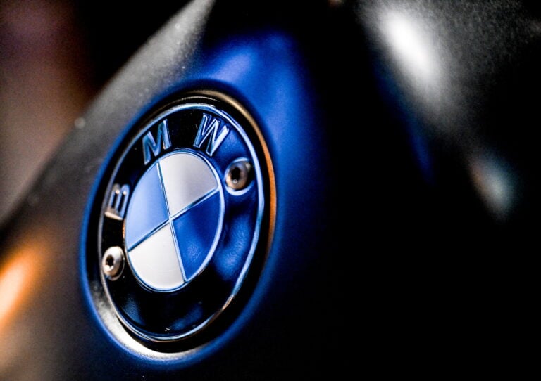 BMW eleva su meta climática y busca reducir 60 millones de toneladas de CO2e para 2035