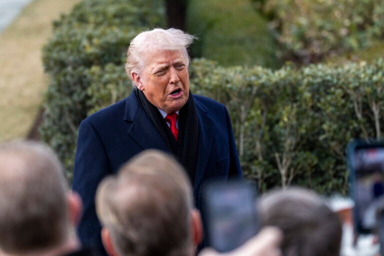Trump dice que ya no siente obligación de “pensar solo en paz” tras no ganar el Nobel