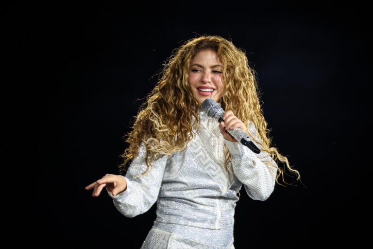 Shakira hace historia y rompe récord Guinness con la gira Las Mujeres Ya No Lloran