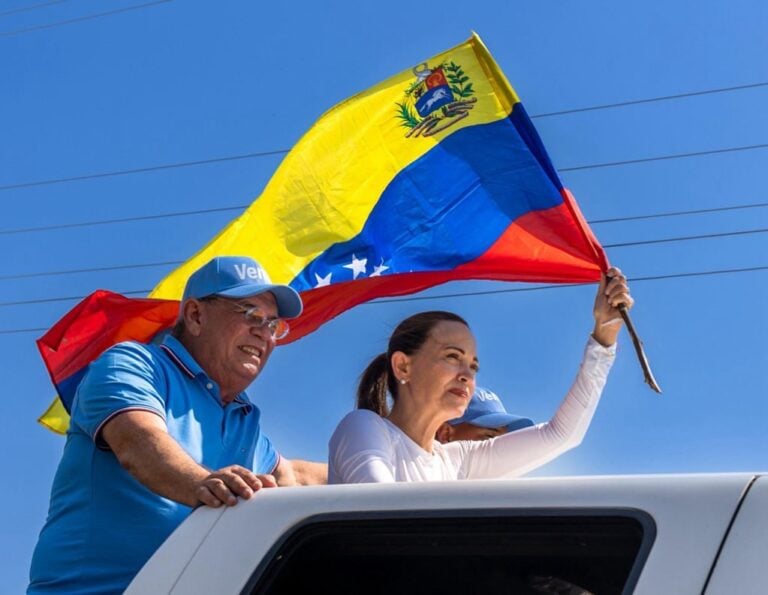 María Corina Machado afirma que llegó “la hora de la libertad” y pide asumir a Edmundo González
