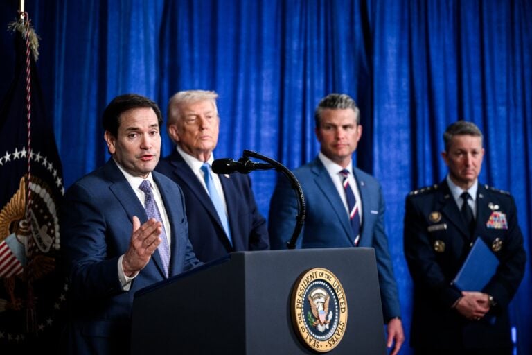 Trump exige a Venezuela romper lazos con China, Rusia, Irán y Cuba para vender su petróleo