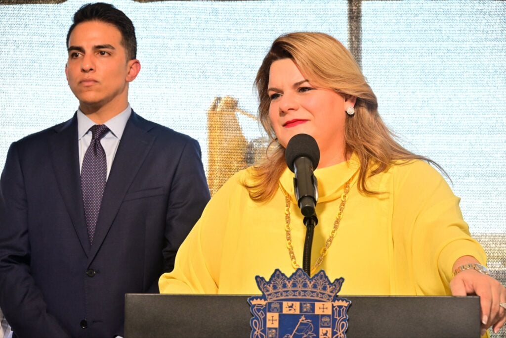Gobernadora rechaza críticas y respalda proceso legislativo de propuesta sobre todo terreno
