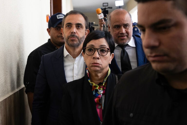 Familiares exigen justicia tras aplazamiento del caso Jet Set en República Dominicana