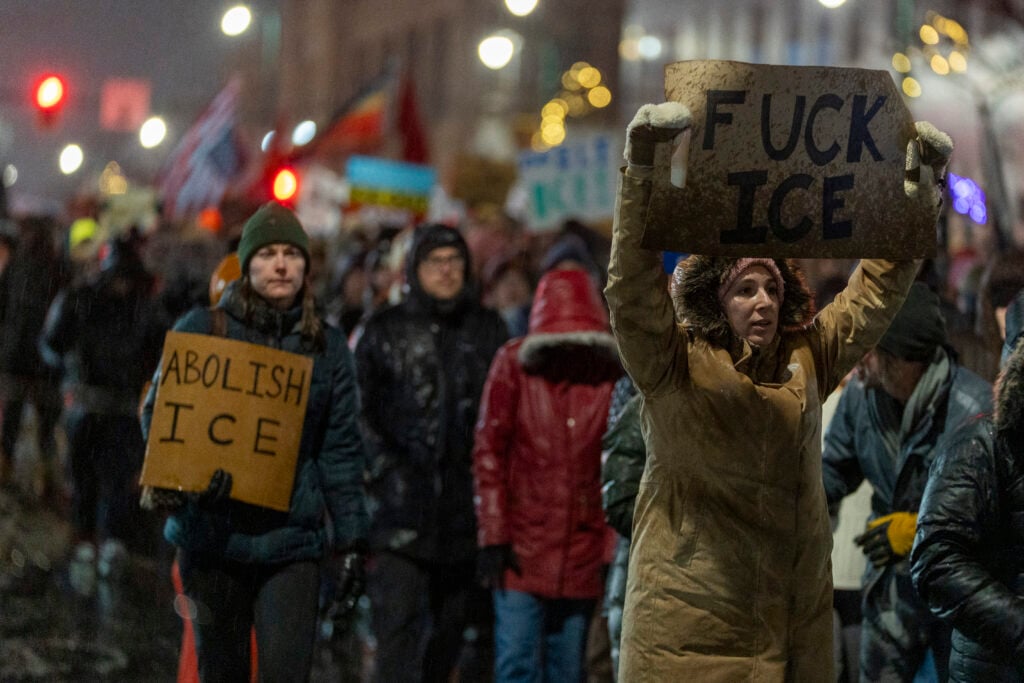“Fuera ICE”: crece la indignación tras tiroteo mortal en Minnesota