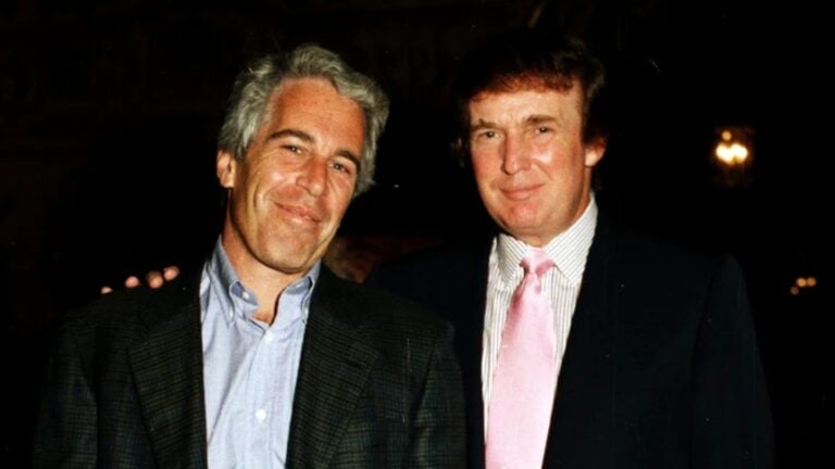 Víctima de Epstein denuncia “secretismo” del Departamento de Justicia por archivos no publicados