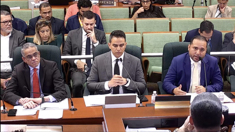 OGP explica ahorros y exenciones contributivas ante la Comisión de Hacienda