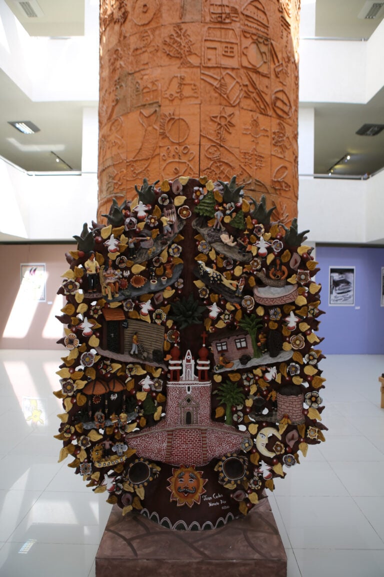 Metepec presume su Árbol de la Vida y su riqueza artesanal en FITUR