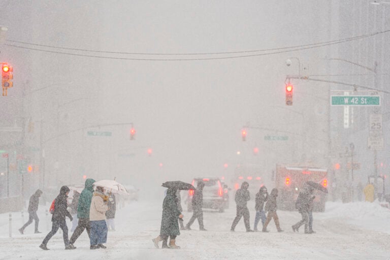 Tormenta de hielo y nieve deja más de un millón sin electricidad en EE.UU.
