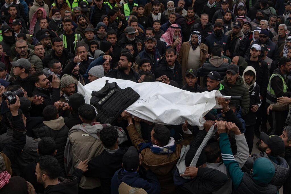 Continuan los ataques y muertes en Gaza mientras Trump oficializa su Junta de Paz en Davos