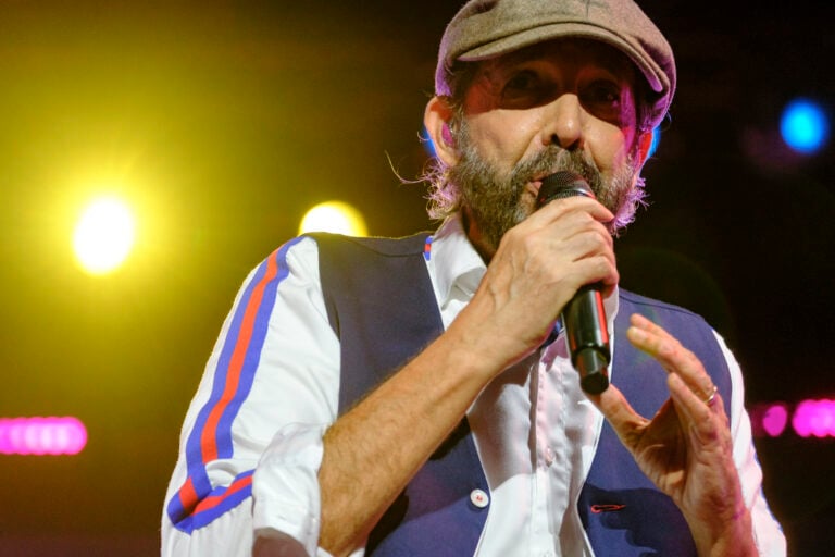 Honran a Juan Luis Guerra por su «invaluable contribución a la proyección» de República Dominicana
