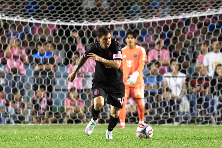 Messi marca en Puerto Rico y le da la victoria al Inter Miami ante 20,000 fanáticos