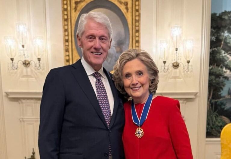 Bill Clinton testifica ante el Congreso por investigación relacionada con Jeffrey Epstein