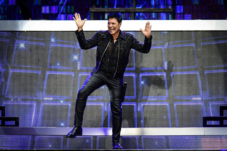 Con “Torero” y fuegos artificiales, Chayanne cerró una noche inolvidable en Uruguay
