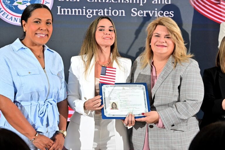 Rosachely Rivera asume interinamente mientras la gobernadora viaja a Washington