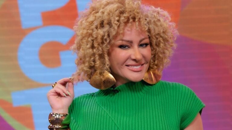 Angelique «La Burbu» retoma su silla en Pégate al Mediodía