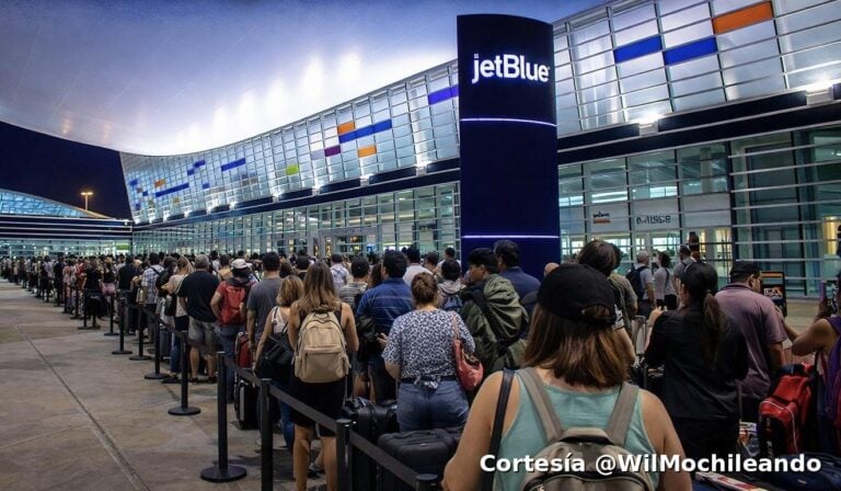 Siguen las filas: Aerostar recomienda llegar tres horas antes al aeropuerto ante aumento de pasajeros