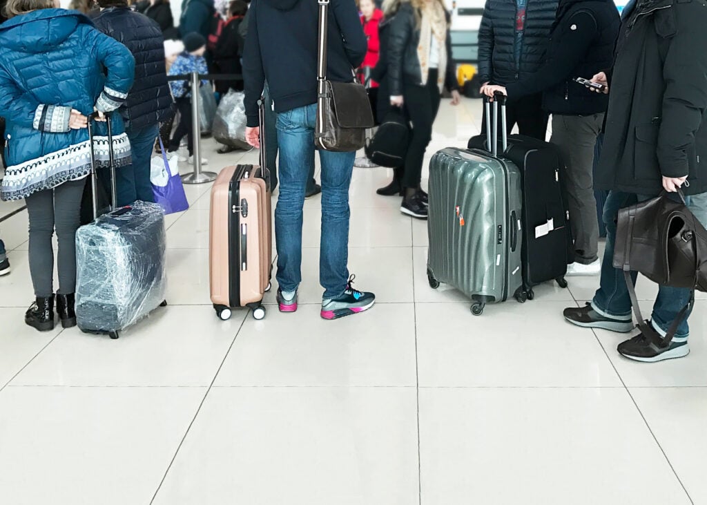 Aerostar pide llegar con 4 horas de anticipación al aeropuerto por demoras en seguridad