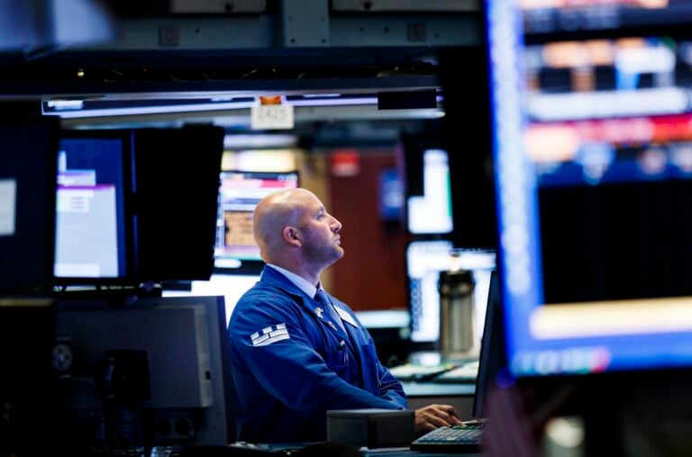 Wall Street sube y el petróleo baja ante posible tregua en Medio Oriente