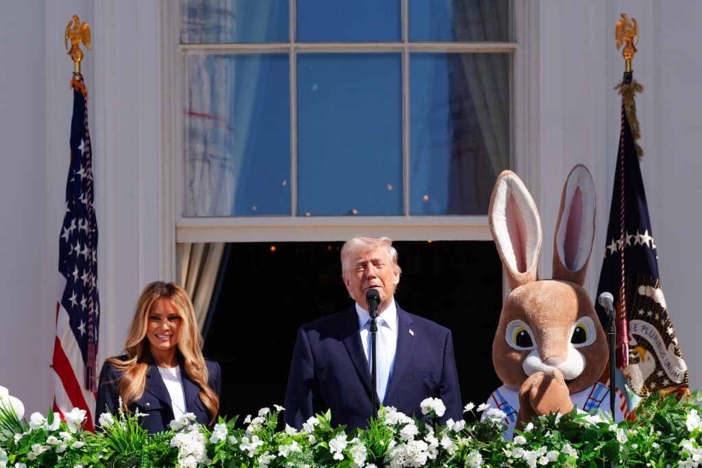 Casa Blanca celebra su tradicional Lunes de Pascua mientras crece la incertidumbre global