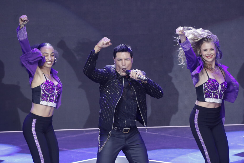 Chayanne enciende México con su gira “Bailemos Otra Vez”