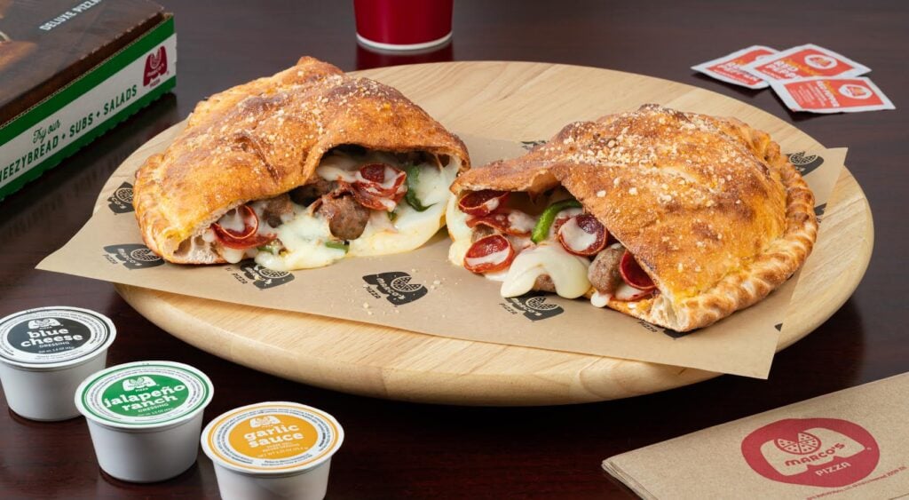 Más grande y personalizable: Marco’s Pizza apuesta por el Super Calzone