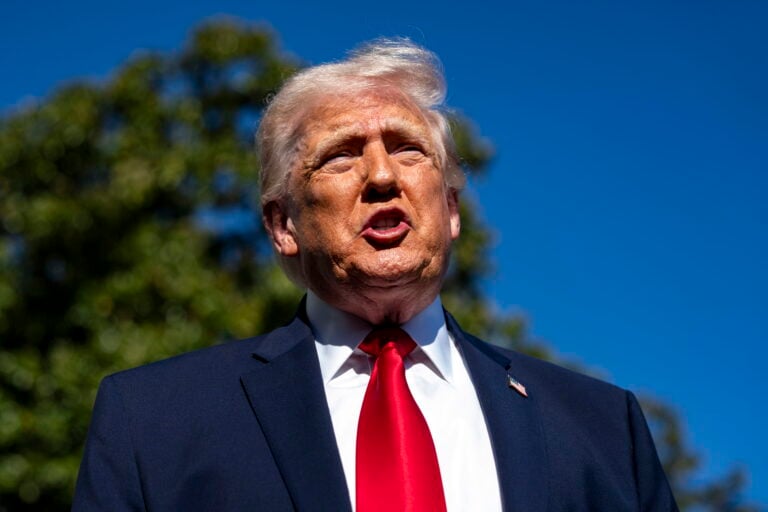 Donald Trump amenaza con “eliminar” buques iraníes que desafíen bloqueo en Ormuz