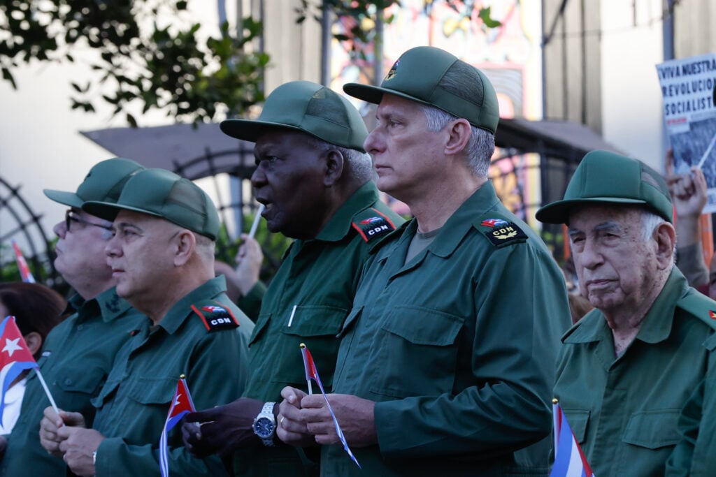 “Listos para combatir”: Cuba responde ante amenaza militar de Estados Unidos