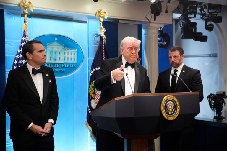Trump minimiza tiroteo en gala: “No estaba preocupado, vivimos en un mundo loco”