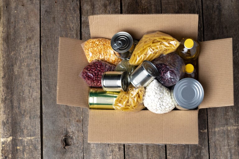 Activan ayudas para empleados federales: alimentos, orientación y alivios en pagos