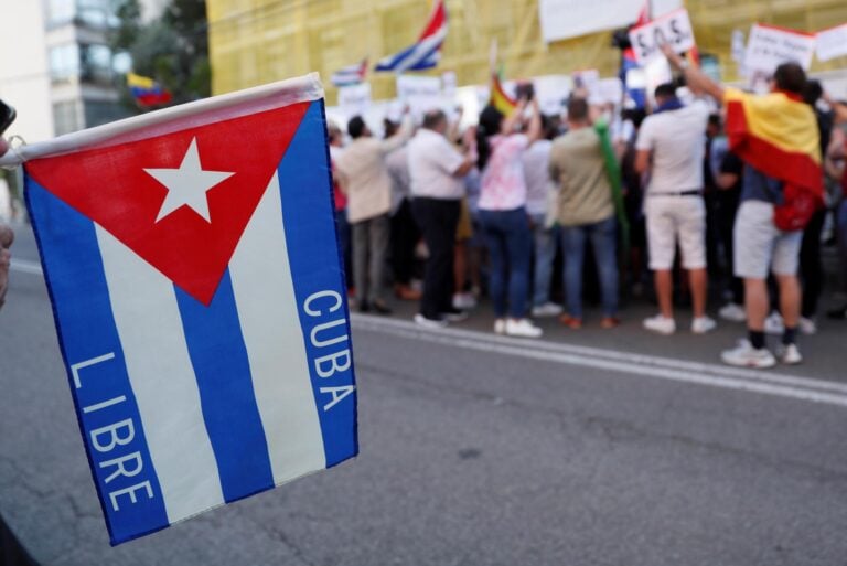 Cuba pide ayuda urgente a la ONU ante amenaza militar de EE.UU.