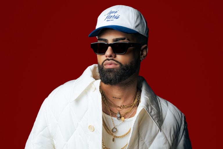 Jay Wheeler vuelve al trap y honra a su abuelo en su álbum más personal