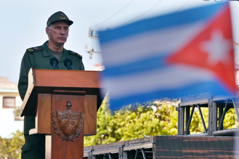 Díaz-Canel defiende derecho de Cuba a armarse tras reportes sobre drones militares de Rusia e Irán