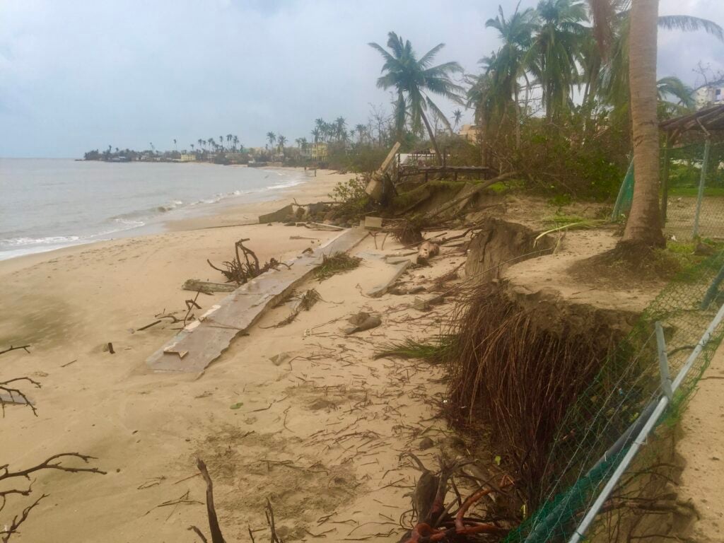 Emergencia por erosión en Loíza busca proteger comunidades vulnerables ante avance del mar