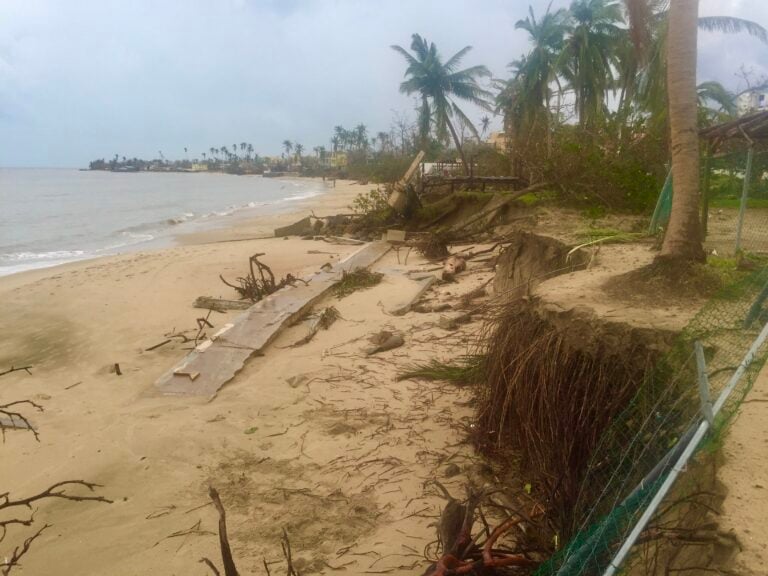 Emergencia por erosión en Loíza busca proteger comunidades vulnerables ante avance del mar