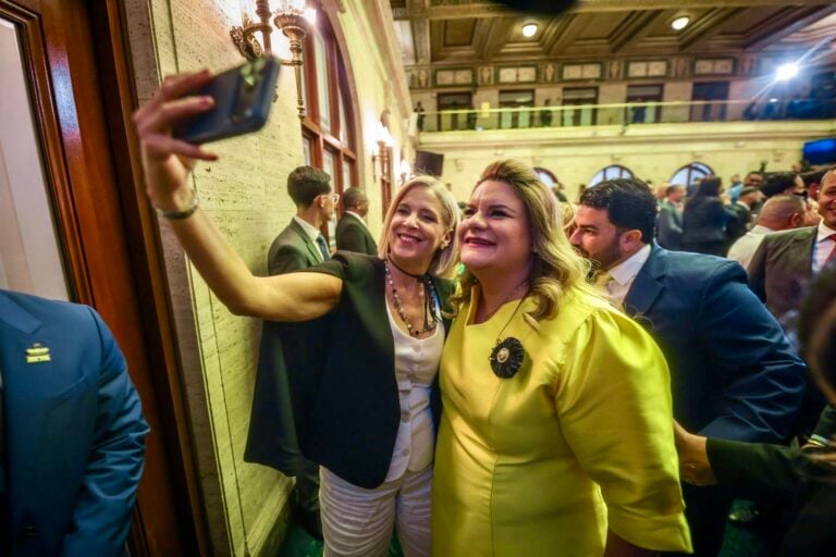 Del «Cheque Para Ti» a la factura de la luz: Cómo el Mensaje de Estado de Jenniffer González toca tu bolsillo