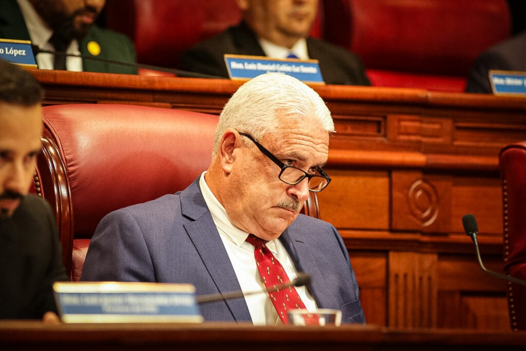 Rivera Schatz pone en duda reforma de permisos de Jenniffer González