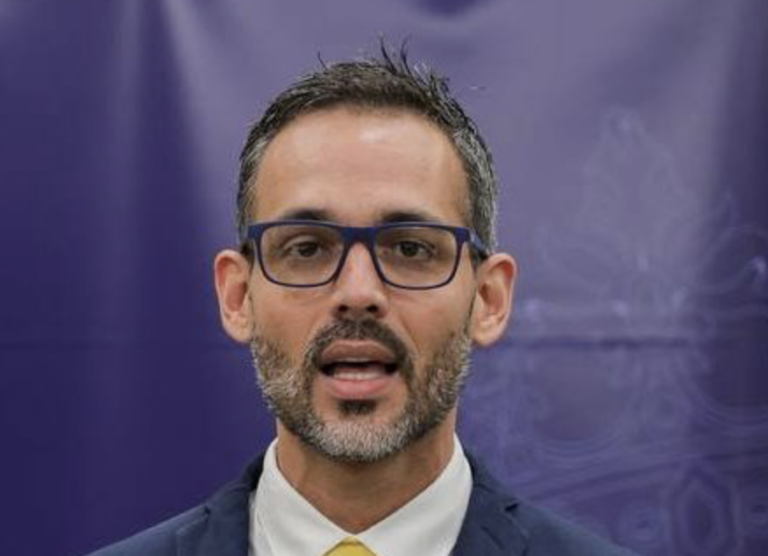 Justicia recomienda FEI contra dos exfuncionarios de Permisos por alegadas irregularidades en contrataciones