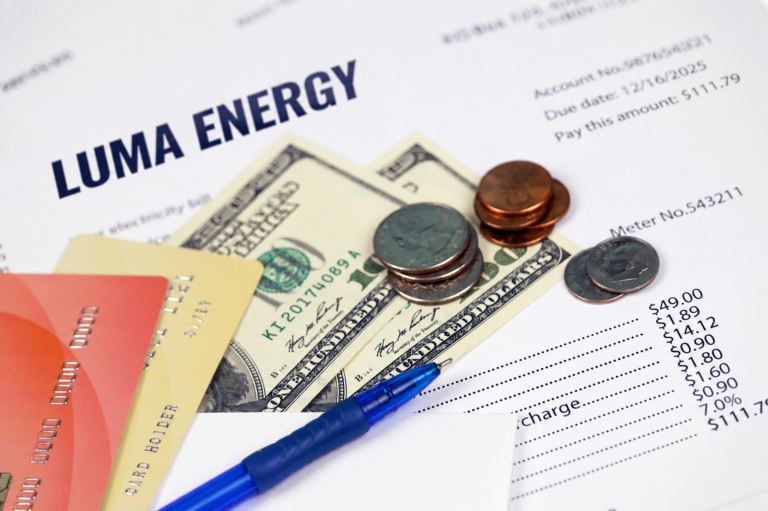 ¿Debe dinero de luz? Así puede saber si cualifica para recibir hasta $1,000 en ayuda