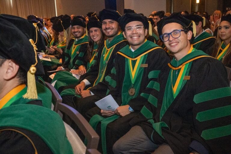 RCM gradúa 134 especialistas y 96 nuevos médicos: Mayoría continuará en Puerto Rico