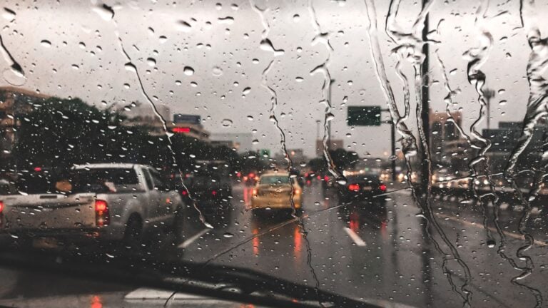 Aguaceros regresan a Puerto Rico mientras persiste el calor extremo